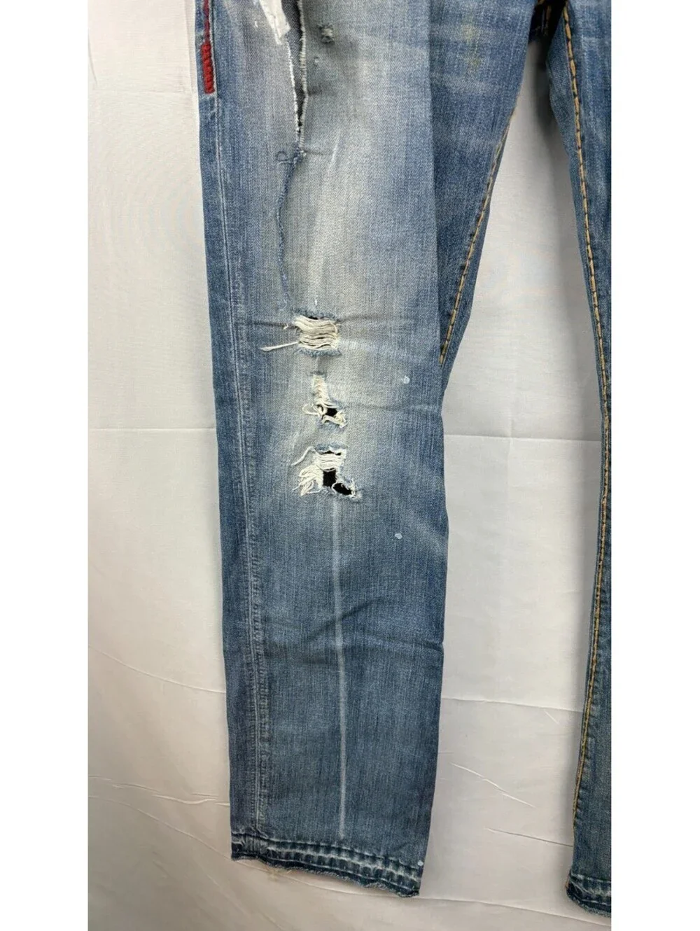 True Religion Men's US Size 32 Ricky Distressed Denim Blue Jeans